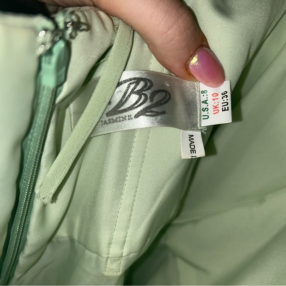 B2 by Jasmine- pale green prom dress, size 8 - Picture 5 of 6